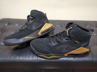 (Category: ) located in . Submitted by sneakerjuan (Listing ID 1039497127, Image 1). Description: .