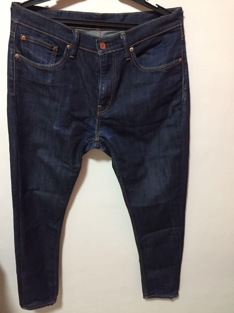 Levis jeans at Php650. No meet ups, Women's Fashion, Bottoms, Jeans on  Carousell