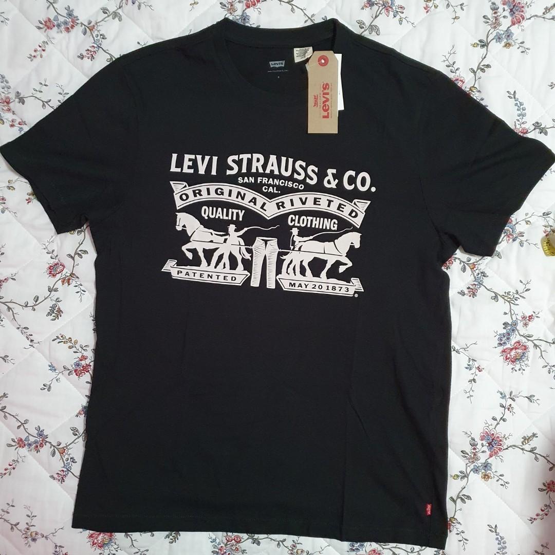 Levis T-shirt, Men's Fashion, Clothes 