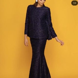 (Category: ) located in . Submitted by serascloset (Listing ID 1039570231, Image 1). Description: .
