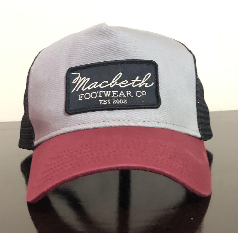 Macbeth Trucker Hat, Fesyen Pria 
