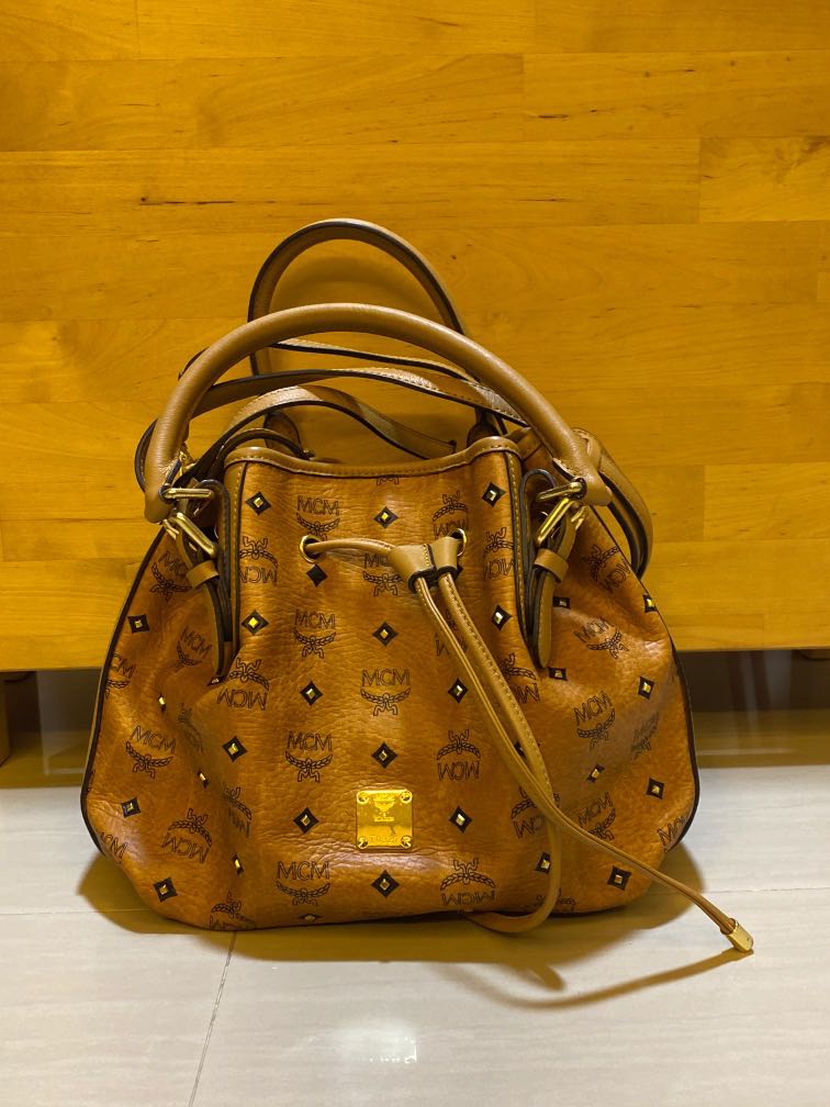 mcm essential drawstring