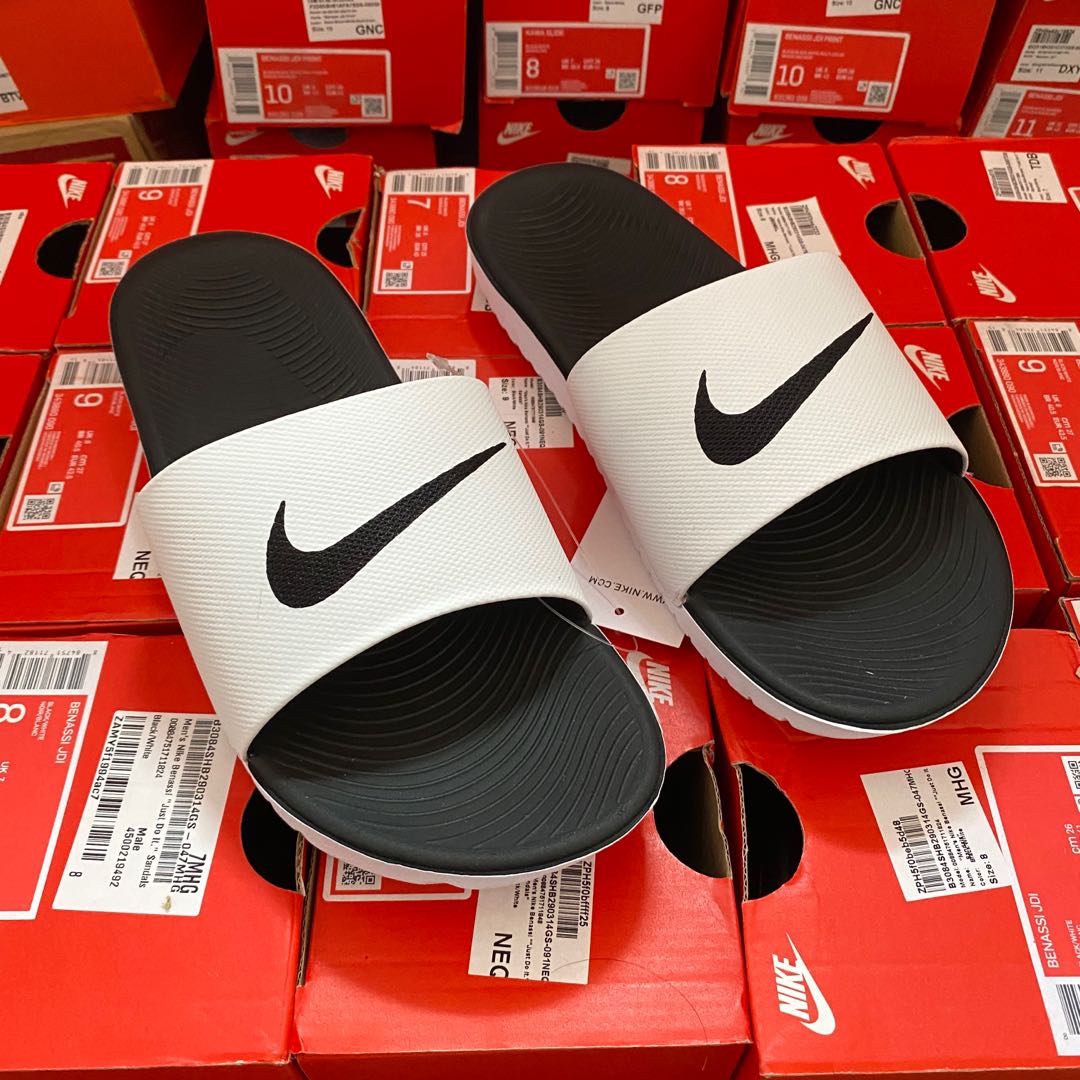 Nike slides on sale men size 9