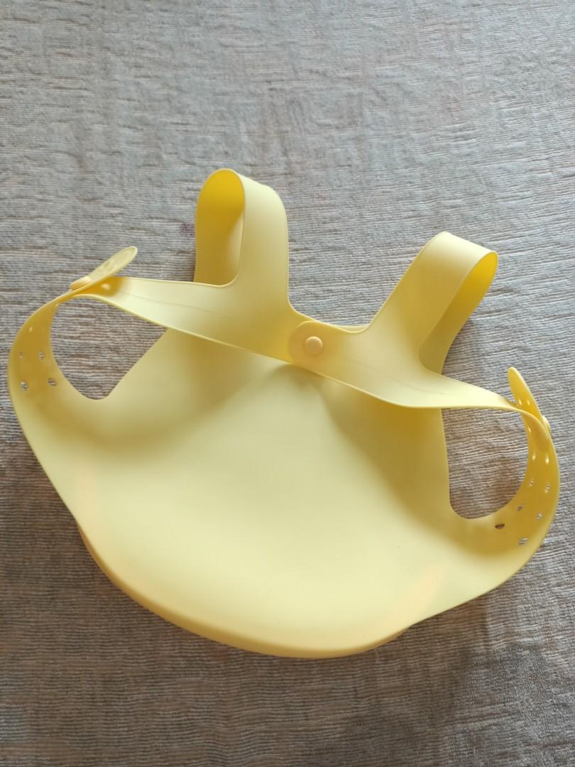 Pigeon Silicon Bib (Category: Breastfeeding & Bottle Feeding) located in Manila. Submitted by mommyali.md (Listing ID 1039510324, Image 2). Description: Used a few times only. in excellent condition and good as new..