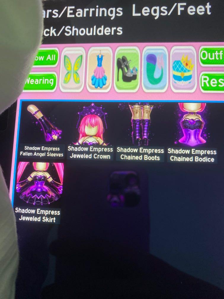 Shadow Empress Set Toys Games Video Gaming In Game Products On Carousell - chained angel roblox