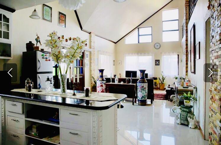 Tagaytay House and Lot (Category: House & Lot) located in Manila. Submitted by raincat14 (Listing ID 1039596458, Image 3). Description: DESCRIPTION Tagaytay House and Lot 25M Negotiable corner lot lot area: 1,000sqm floor area: 350 square meters 10 Baths 8 Bedrooms basement extra storage Bar under the terrace Build 2010 well maintained and updated taxes clean Title land scape and breath taking view Very Secure Parking and safe Place close to all 