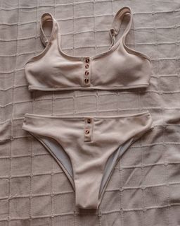 （分類：）位於 。 由 lexichabrie 提交（商品編號 1039610474，圖片 1）。簡介： 。