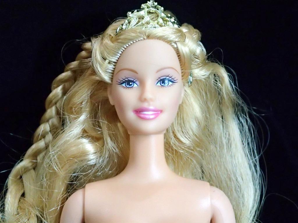 2001 Barbie as Rapunzel Musical Hair Brush Growing Long Hair NRFB 55532