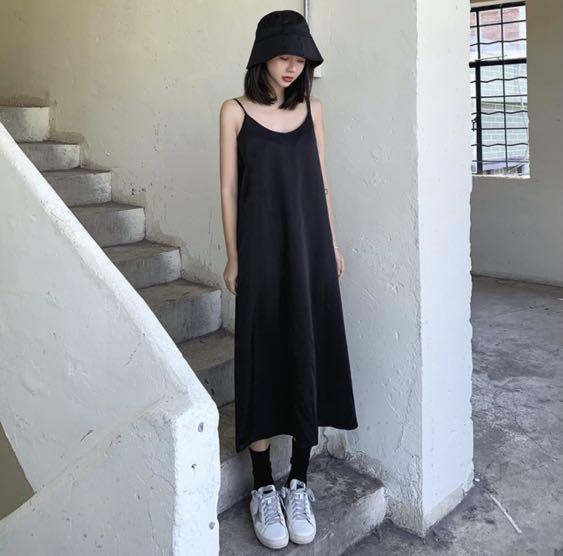 sleeveless black maxi dress