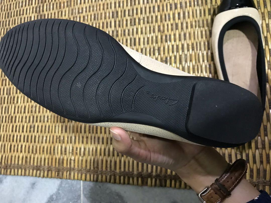 Clarks neenah garden flat clearance