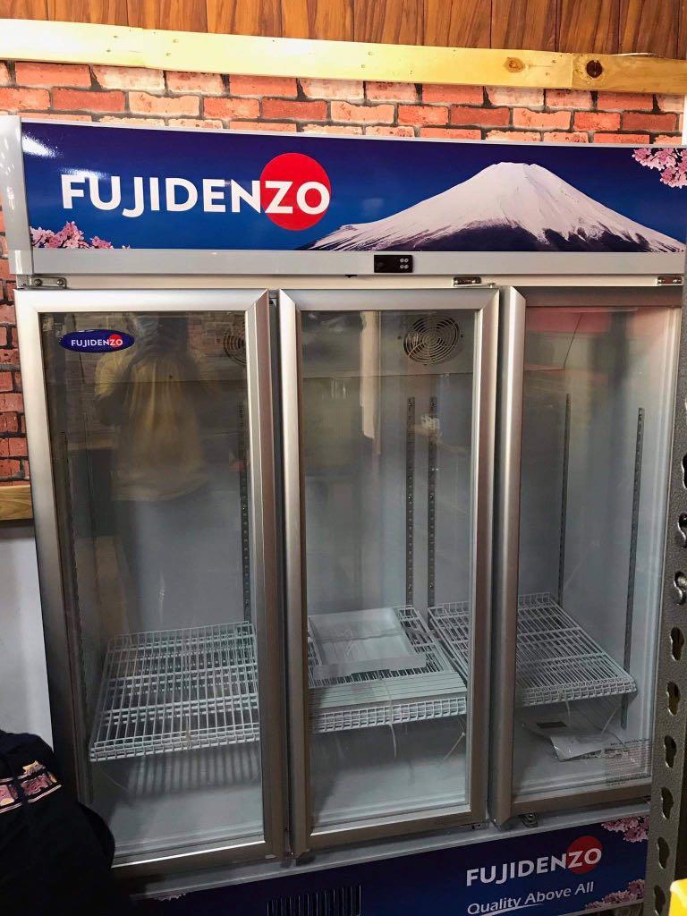 Fujidenzo Showcase Chiller Sut 290a Sud 220a Home Furniture Home Appliances Refrigerators And Freezers On Carousell