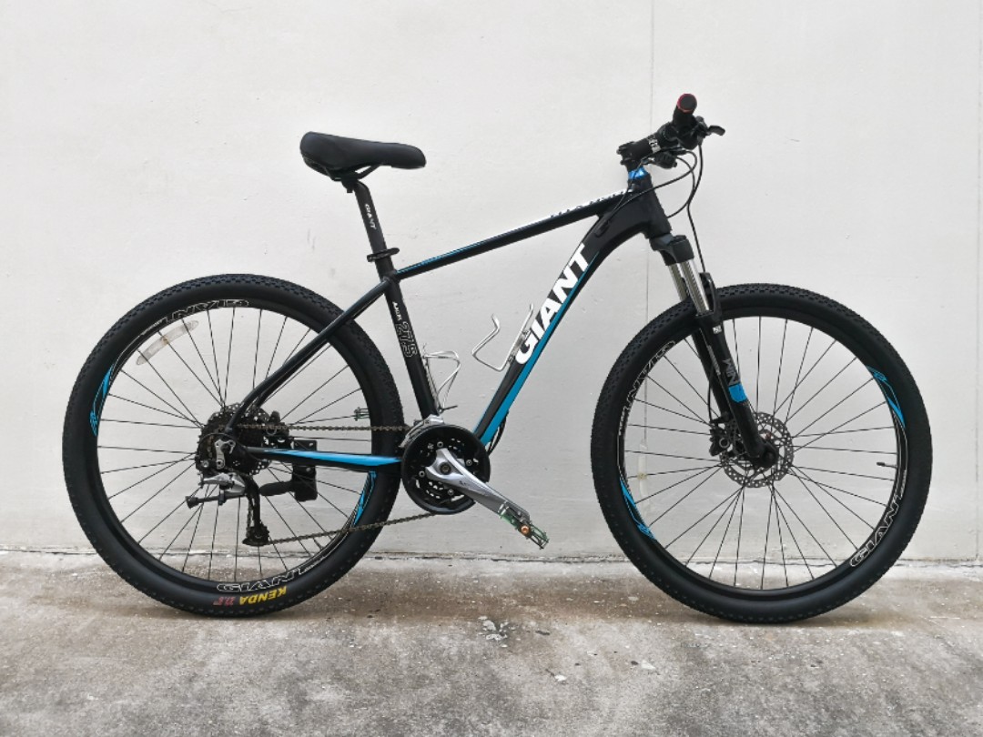 Giant Atx 27 5 Bicycles Pmds Bicycles Mountain Bikes On Carousell