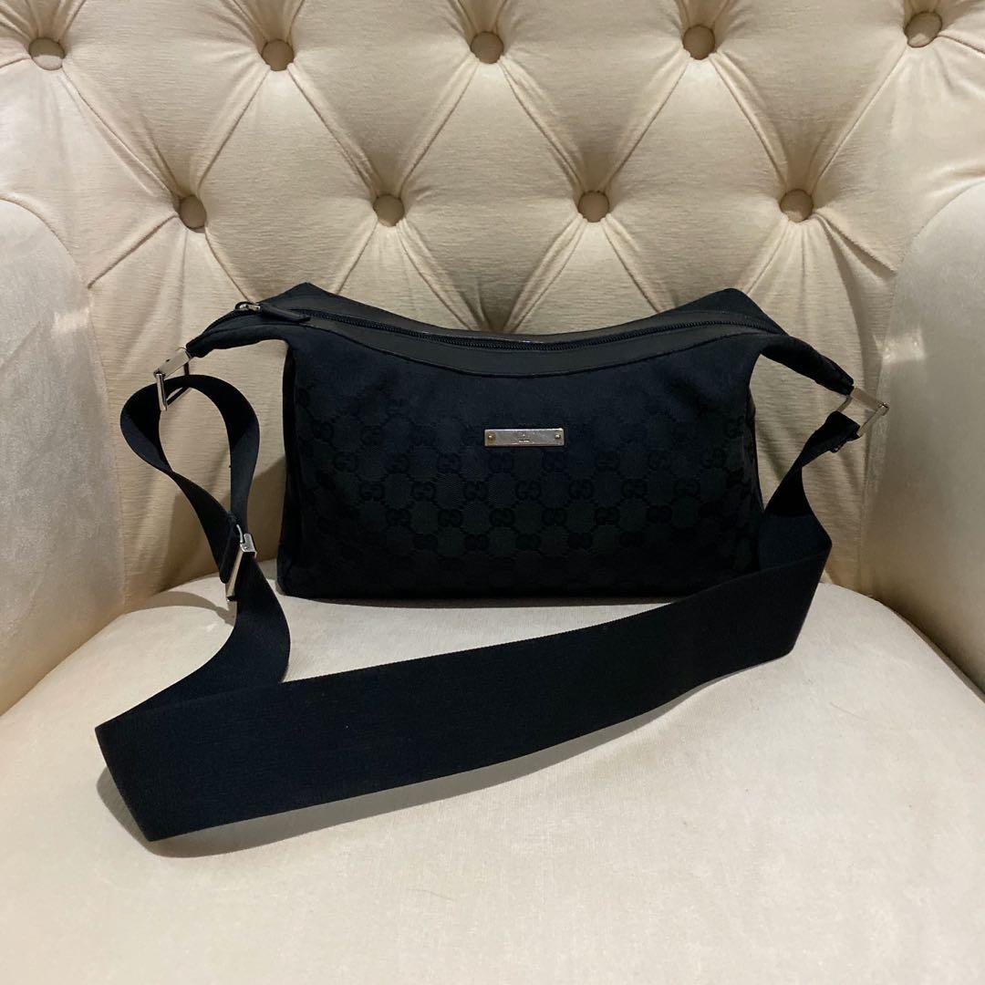 gucci supreme sling bag