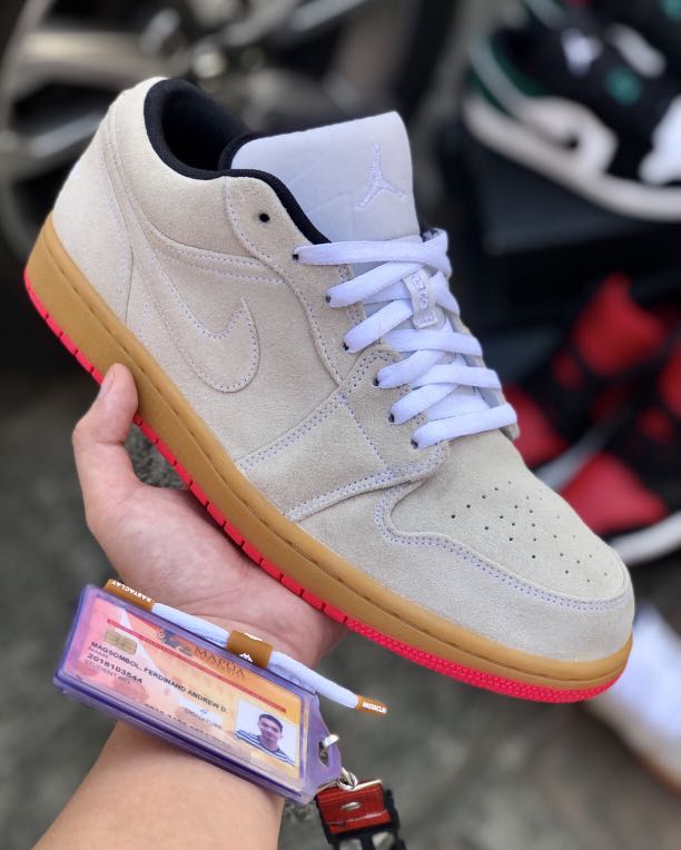 Jordan 1 low white gum hyper pink hotsell