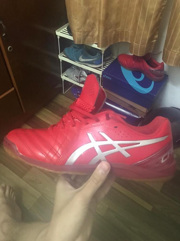 Kasut sale futsal asics