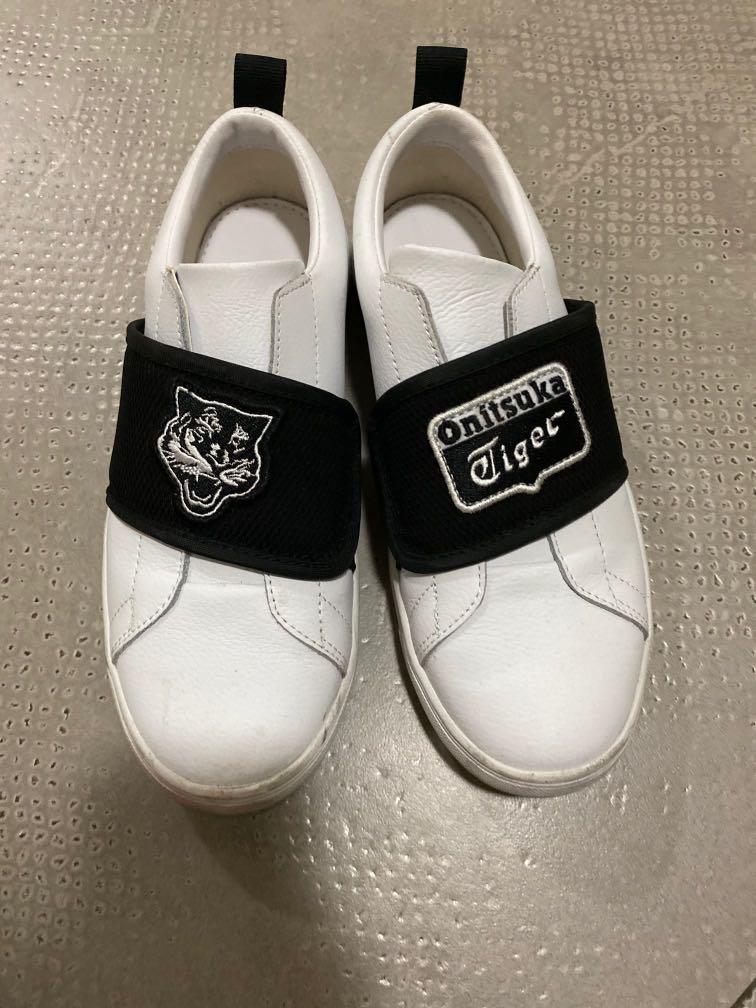Onitsuka Tiger (Category: Sneakers) located in Singapore. Submitted by chicsavvy (Listing ID 1039802293, Image 1). Description: Condition : 9/10 Bought in HK. Worn only twice. .