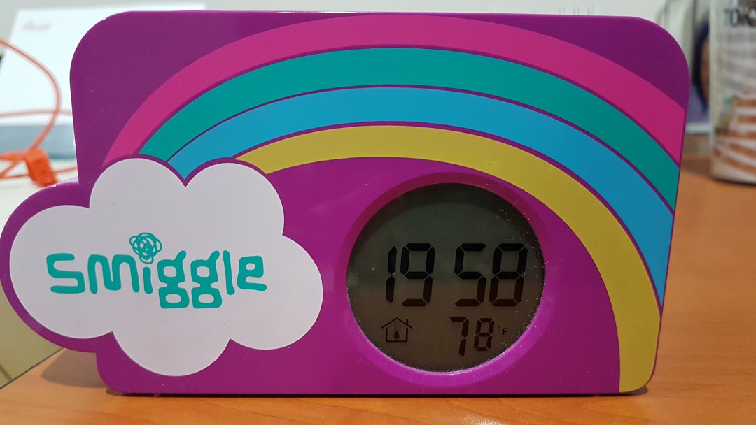 Smiggle clock original, Bayi & Anak, Lainnya di Carousell
