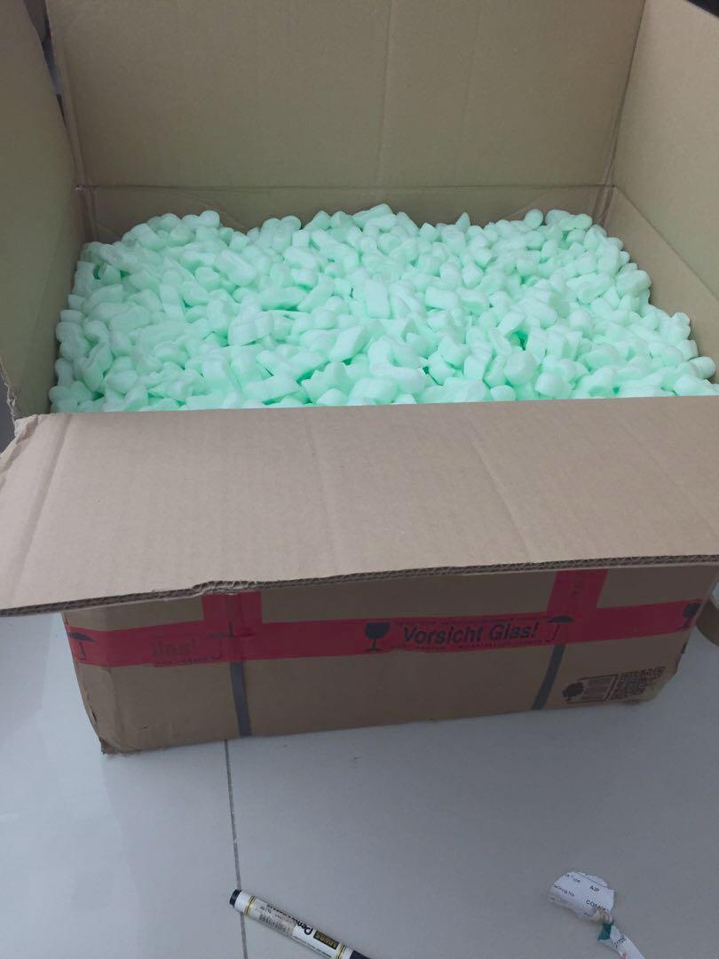 Styrofoam nuggets, Hobbies & Toys, Stationery & Craft, Craft Supplies