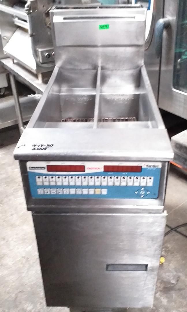 Toastmaster Meridian Digital Gas Commercial Deep Fryer with Oil Filtration Pump, TV & Home