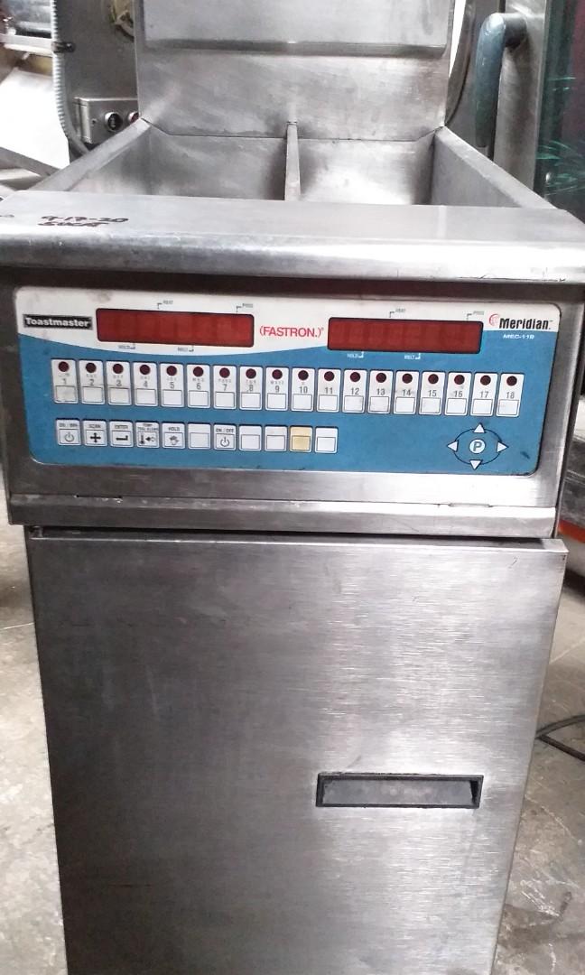 Toastmaster Meridian Digital Gas Commercial Deep Fryer with Oil Filtration Pump, TV & Home
