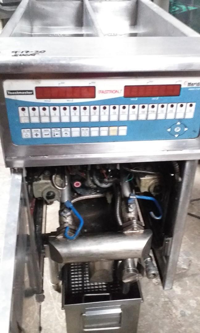 Toastmaster Meridian Digital Gas Commercial Deep Fryer with Oil Filtration Pump, TV & Home