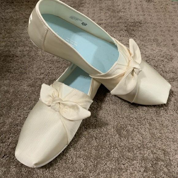 TOMS Ivory Grosgrain Bow Women s Classic