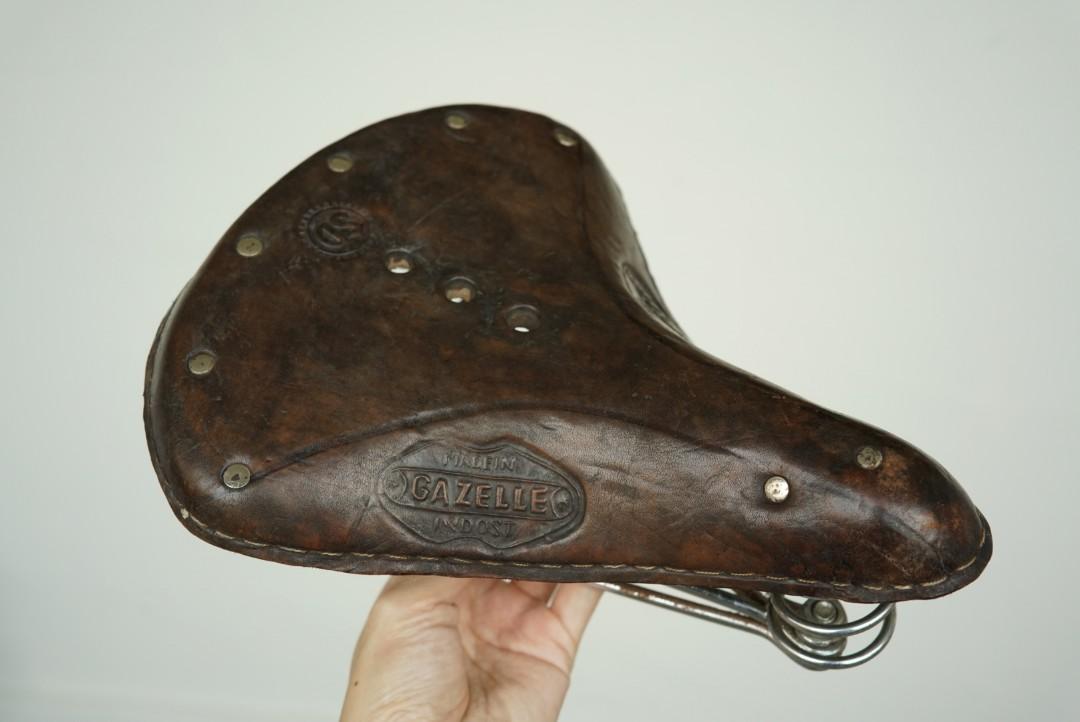 meest markering Per ongeluk Vintage Brooks-like Gazelle Saddle, Sports Equipment, Bicycles & Parts,  Parts & Accessories on Carousell