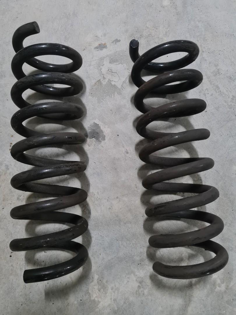 W204 original suspension springs, Car Accessories, Accessories on Carousell