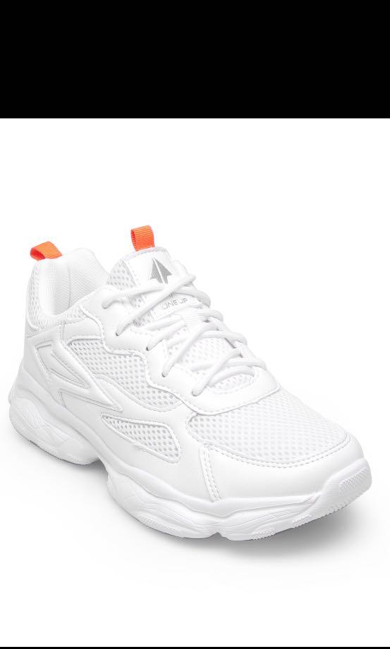 world balance volleyball shoes