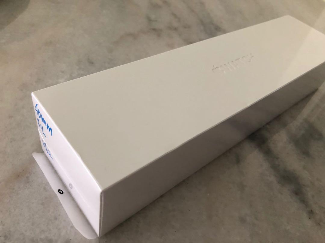 Apple Watch Series 5 40mm Silver Aluminum White Sport Band Mobile Phones Tablets Others On Carousell