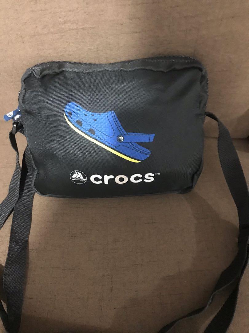 crocs sling bag