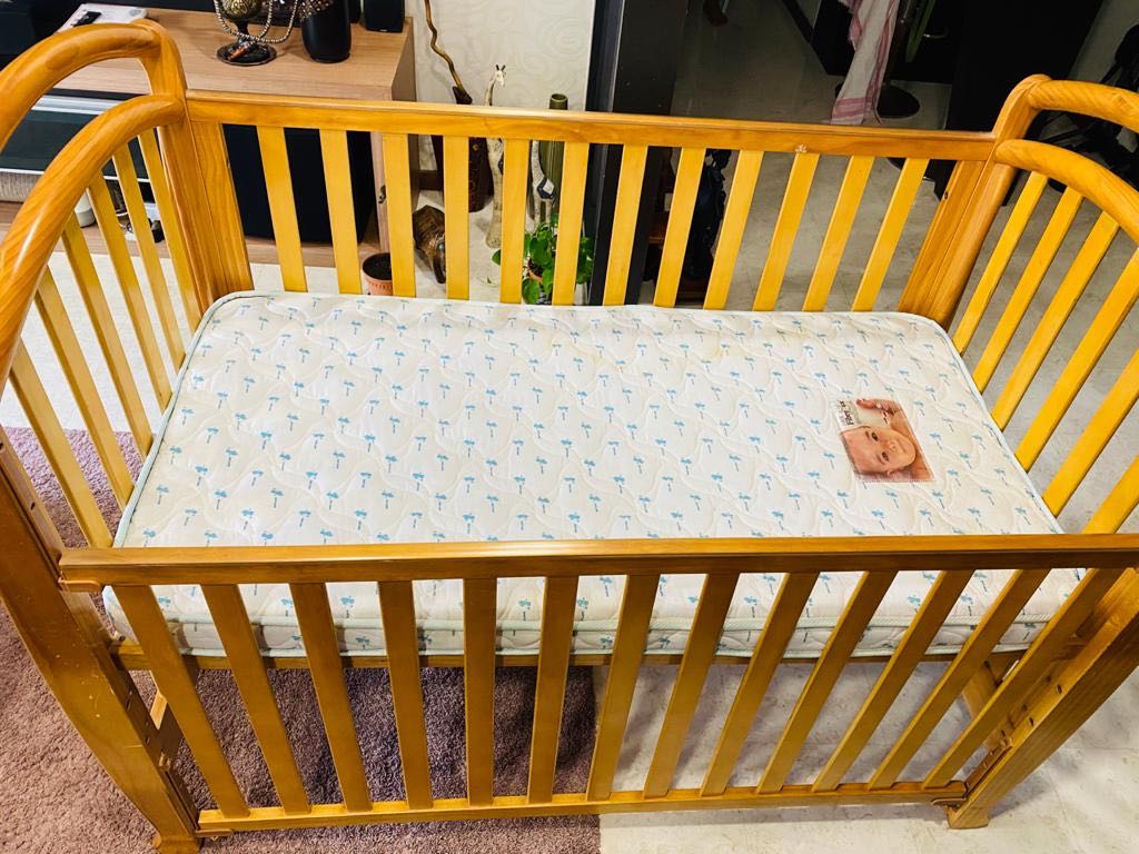 baby cot for sale