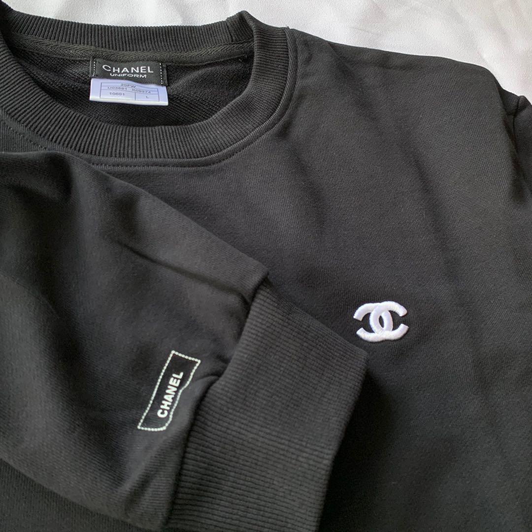 Steal!!] Chanel Sweater CC Logo Black, Men's Fashion, Tops & Sets, Tshirts  & Polo Shirts on Carousell