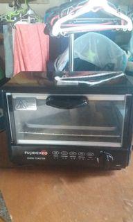 Oven toaster. (Repriced)