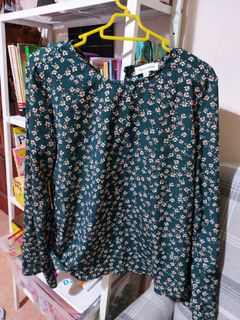 (Category: ) located in . Submitted by easy.closet (Listing ID 1040012365, Image 1). Description: .