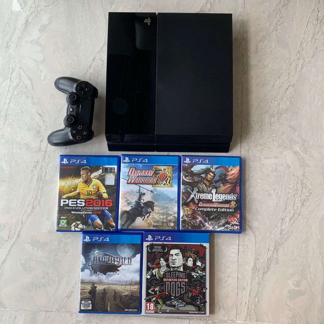 PS4 with free games ! PlayStation 4, Video Gaming, Video Game Consoles