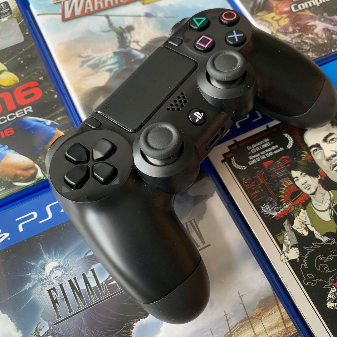 PS4 with free games ! PlayStation 4, Video Gaming, Video Game Consoles