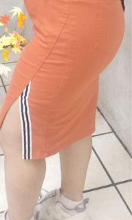 Skirt with slit