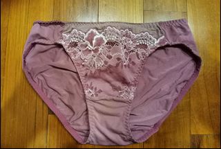 (Category: ) located in . Submitted by sparklingintimate (Listing ID 1040120119, Image 1). Description: .