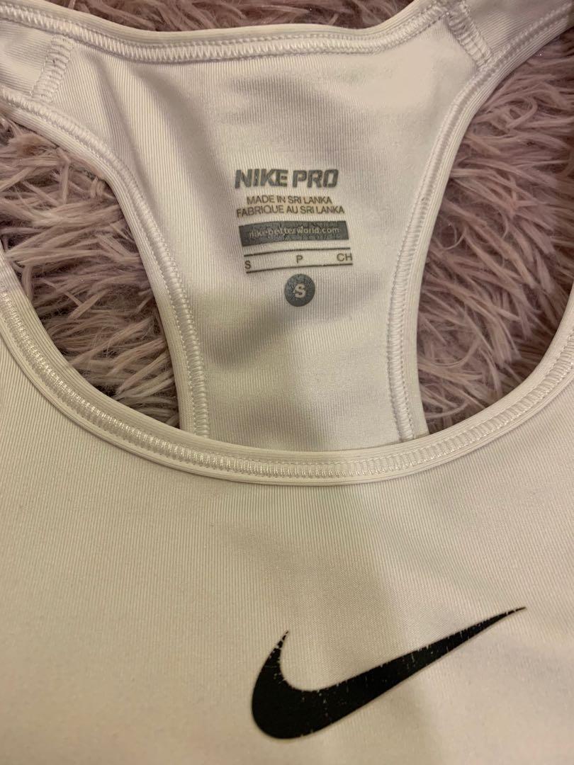 White Nike Pro sportsbra (Category: Activewear) located in Mandaluyong City. Submitted by itsjustjane13 (Listing ID 1040031681, Image 3). Description: Size S With pads Rfs: not my size & decluttering 🚛shipping🚛 around metro manila: php 80 ✨meetups✨ SM Light Mall .