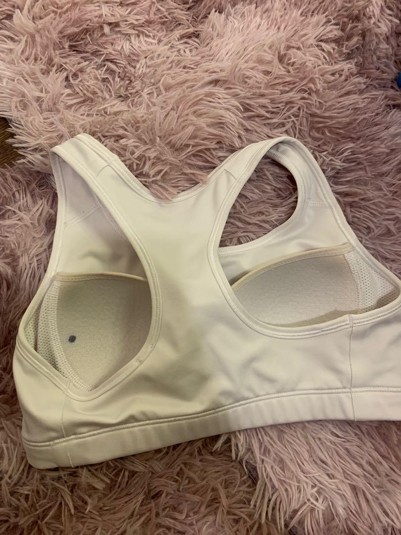 White Nike Pro sportsbra (Category: Activewear) located in Mandaluyong City. Submitted by itsjustjane13 (Listing ID 1040031681, Image 2). Description: Size S With pads Rfs: not my size & decluttering 🚛shipping🚛 around metro manila: php 80 ✨meetups✨ SM Light Mall .