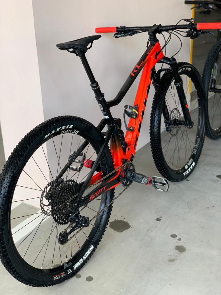 2020 Scott Spark RC 900 Team Red, Sports Bicycles & Parts, Bicycles on Carousell