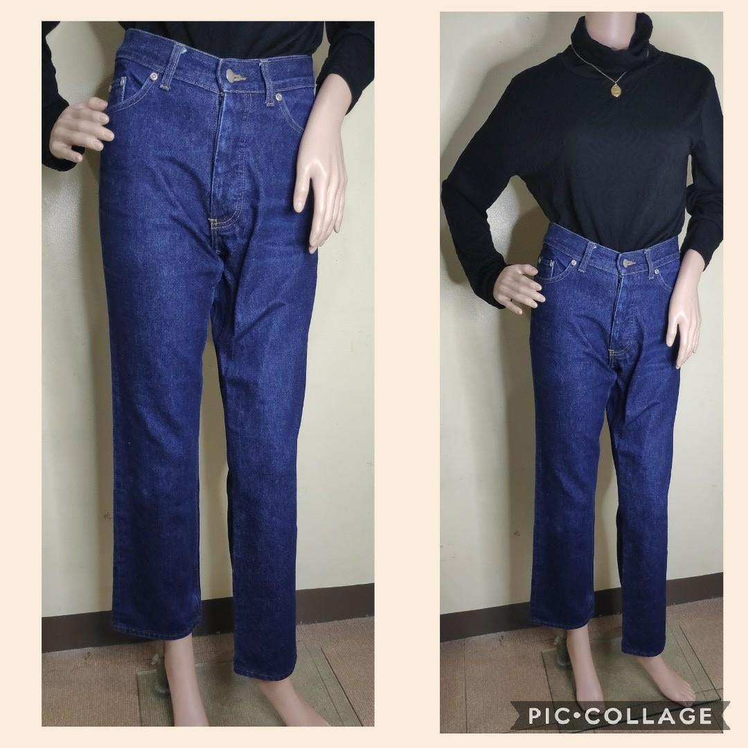 dark wash button fly jeans