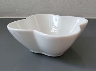 陶瓷花形小碗 Ceramic flower shape small bowl