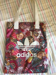 （分類：）位於 。 由 ambssssss 提交（商品編號 1040177020，圖片 1）。簡介： 。