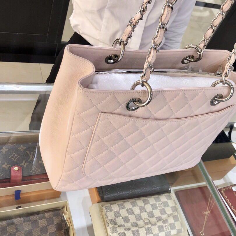 Authentic Chanel Light Sakura Pink Caviar Leather GST Silver Hardware,  Luxury, Bags & Wallets on Carousell