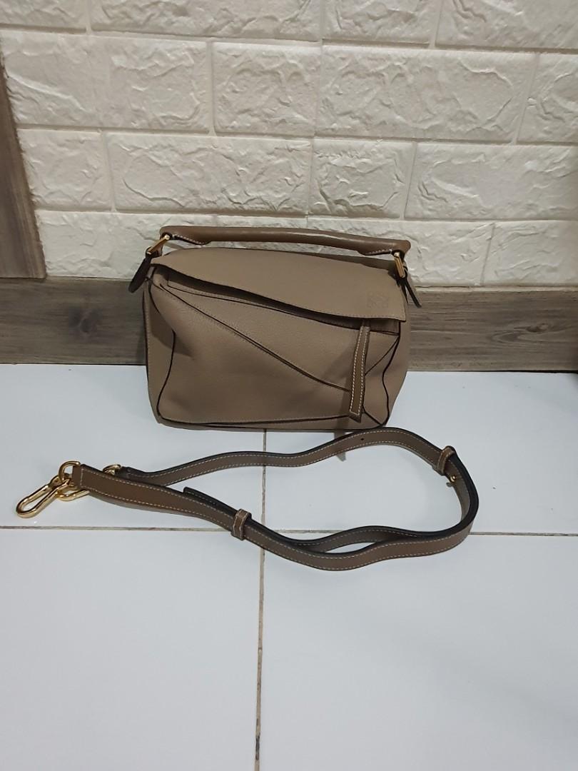 Loewe puzzle bag discount authentication