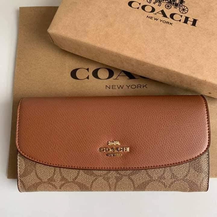 Coach Wallet Long in circle design Women s Fashion Bags