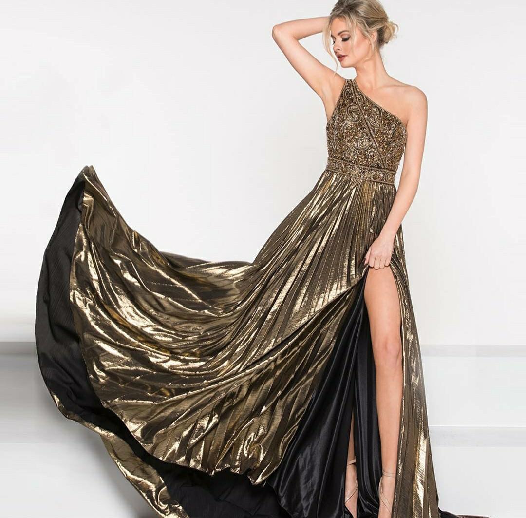 Gold color shop evening gowns