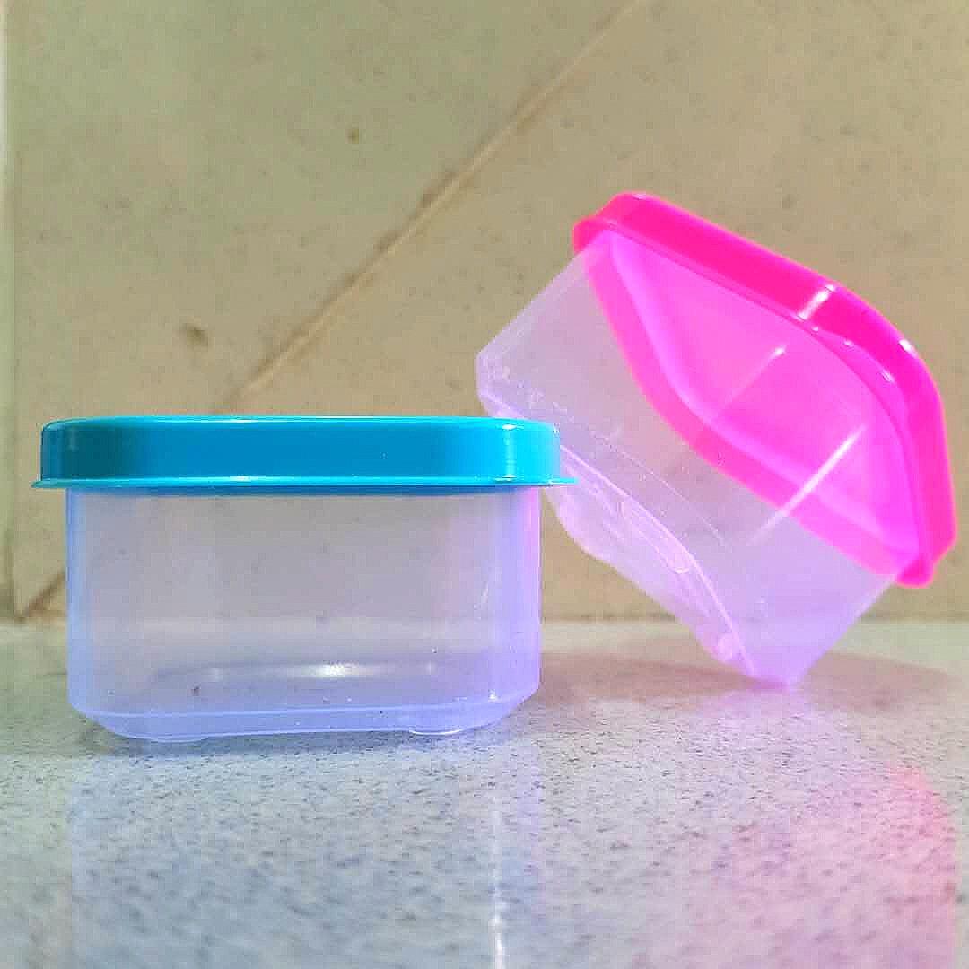 Container (Category: Food Organisation & Storage) located in Kuala Lumpur. Submitted by ming725529 (Listing ID 1040204411, Image 3). Description: Small colourful container can keep small accessories, snack, mini item etc. *RM4 = 6 containers.